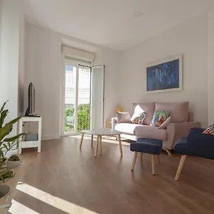 Rd Aparcamiento Incluido Triana Luminoso Comodo 2bd 2bth Apartment