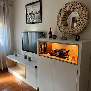 En Luis Montoto, Nervion. Centrico Apartament